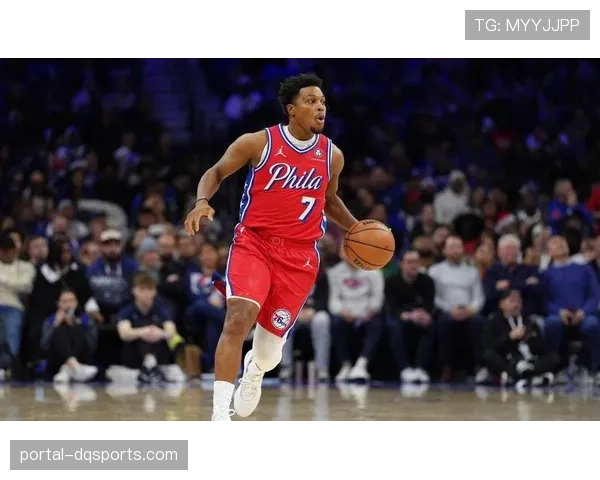 聚焦：老将洛瑞在防守回合中通过经验与站位，弥补个人绝对跑动速度的下降